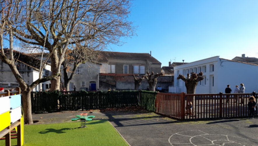 📣 FAITS DE SOCIÉTÉ Grève des AESH à Graulhet : le mouvement se poursuit aujourd’hui